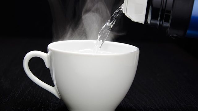 8 Manfaat Minum Air Hangat Dibanding Air Dingin