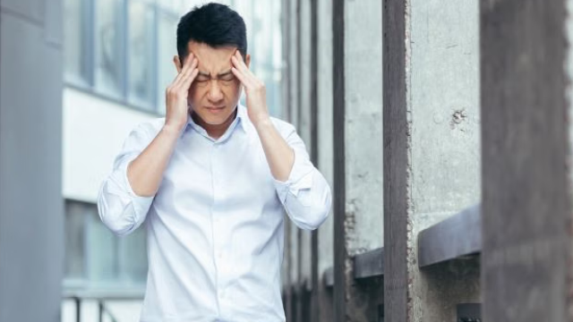 8 Penyebab Sering Sakit Kepala di Siang Hari dan Cara Mengatasinya Tanpa Obat