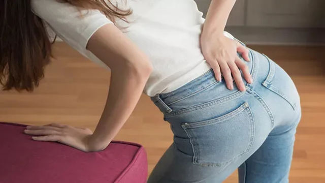 Penyebab Sakit Pinggang Belakang dan Rekomendasi Posisi Tidur Terbaik untuk Menguranginya